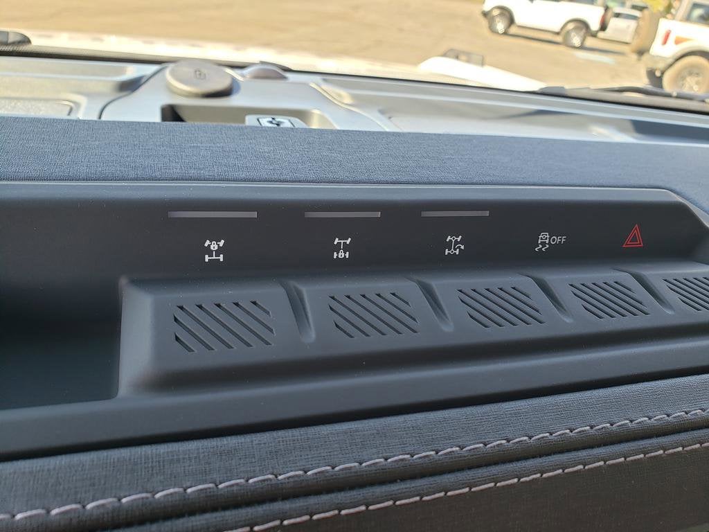 2025 Ford Bronco Outer Banks 4 Door 4x4