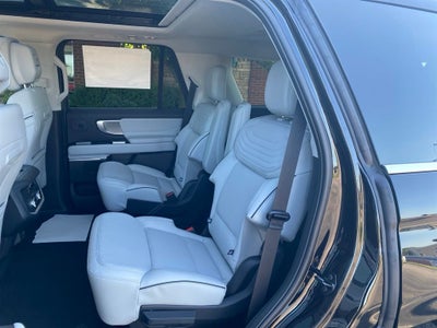 2027 Ford Expedition Platinum
