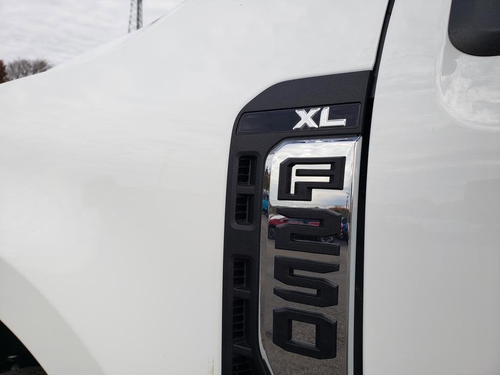 2026 Ford Super Duty F-250 SRW XL 4WD SuperCab 8' Box