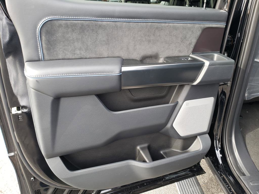 2026 Ford Super Duty F-250 SRW Platinum 4WD Crew Cab 8' Box