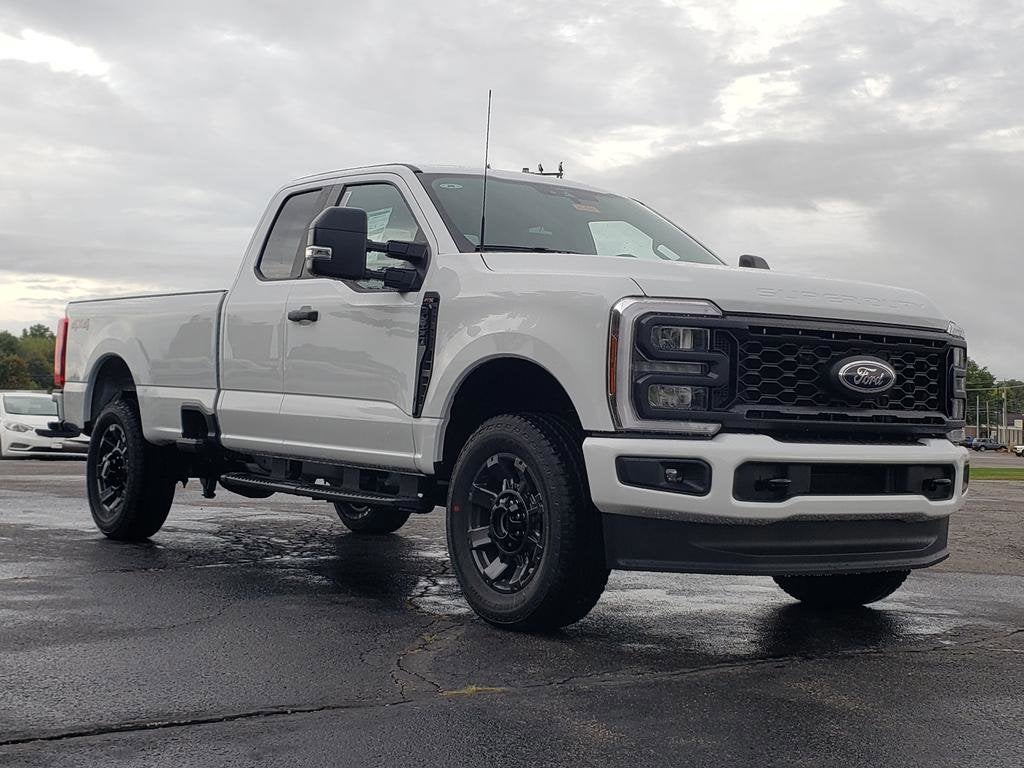 2026 Ford Super Duty F-350 SRW XL 4WD SuperCab 8' Box