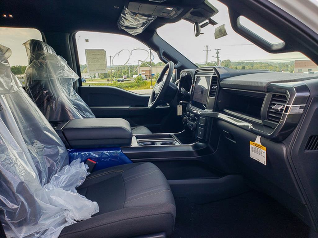 2025 Ford F-150 STX 4WD SuperCrew 5.5' Box