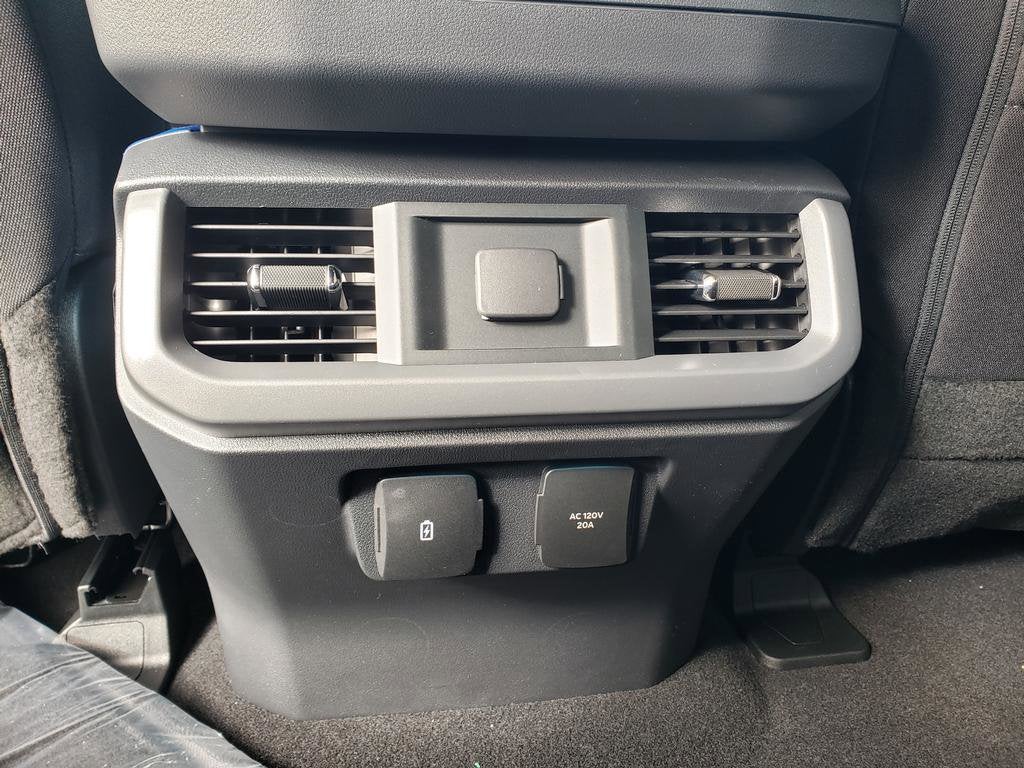 2025 Ford F-150 XLT 4WD SuperCrew 5.5' Box