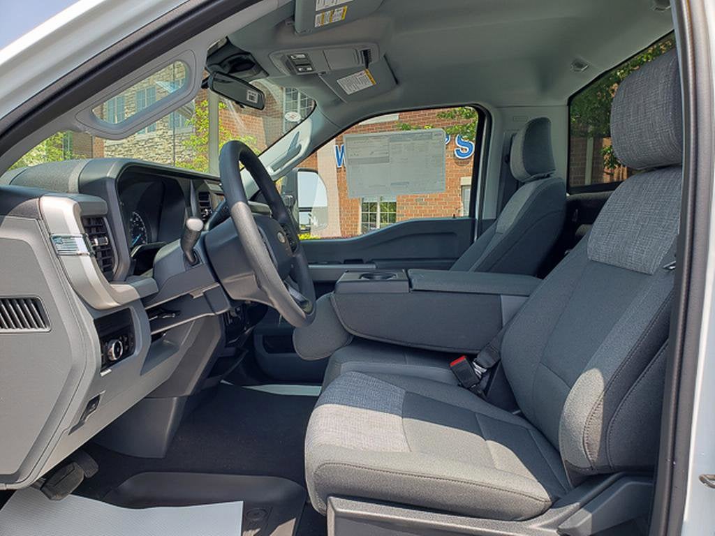2025 Ford Super Duty F-350 SRW XLT 4WD Reg Cab 8' Box