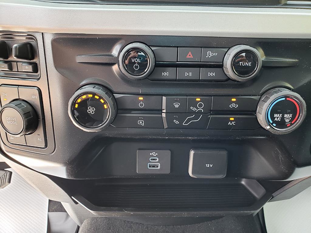 2025 Ford Super Duty F-350 SRW XLT 4WD Reg Cab 8' Box