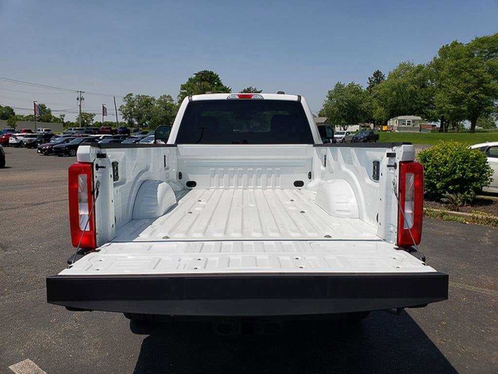 2025 Ford Super Duty F-350 SRW XLT 4WD Reg Cab 8' Box