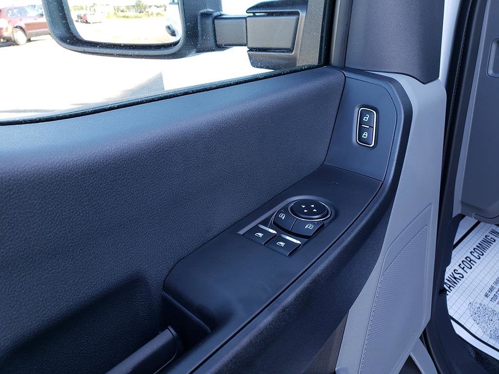 2026 Ford Super Duty F-350 SRW XL 4WD Reg Cab 8' Box