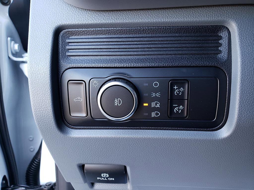 2026 Ford Super Duty F-350 SRW XL 4WD Reg Cab 8' Box