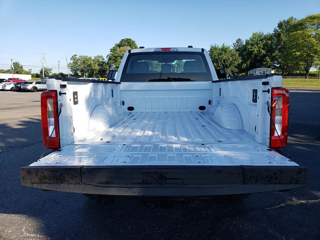 2026 Ford Super Duty F-350 SRW XL 4WD Reg Cab 8' Box