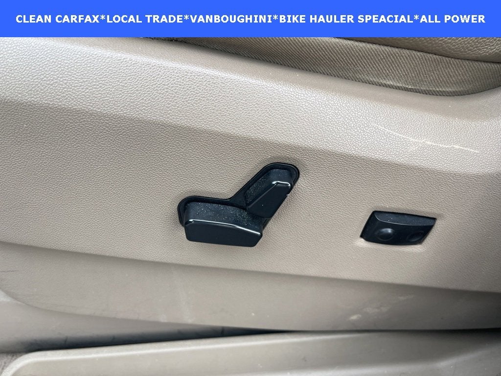 2012 Chrysler Town & Country Touring