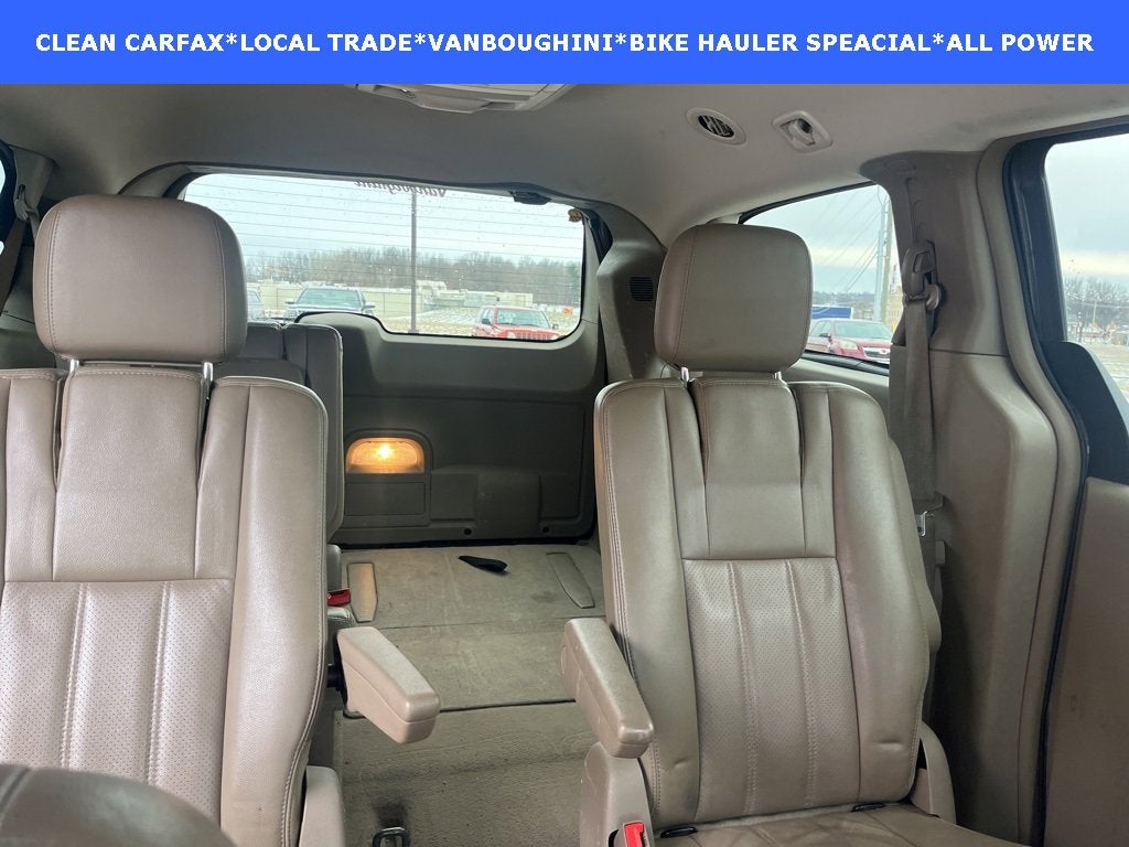 2012 Chrysler Town & Country Touring