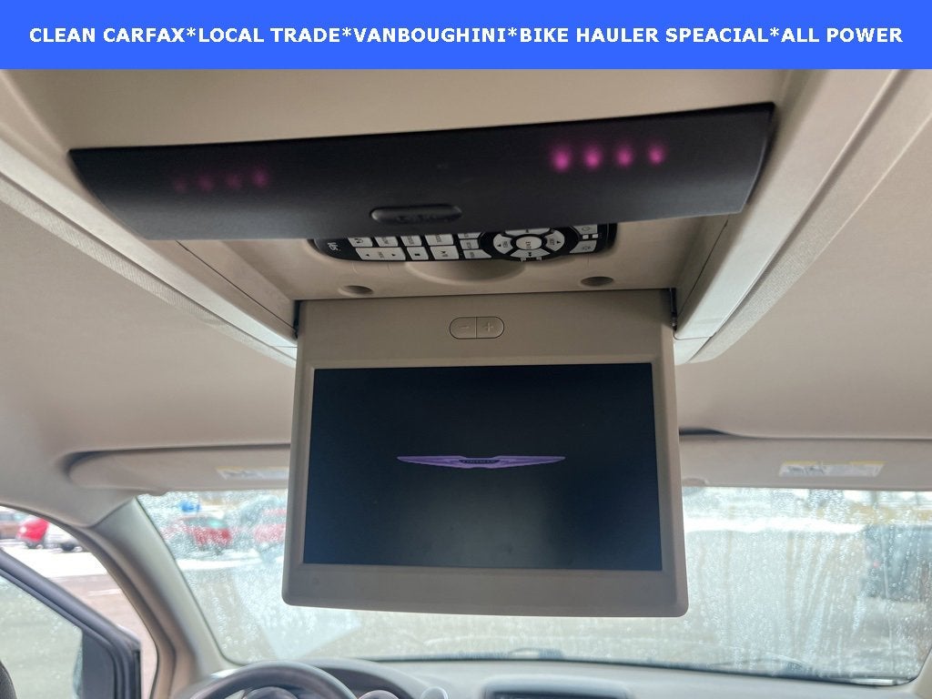 2012 Chrysler Town & Country Touring