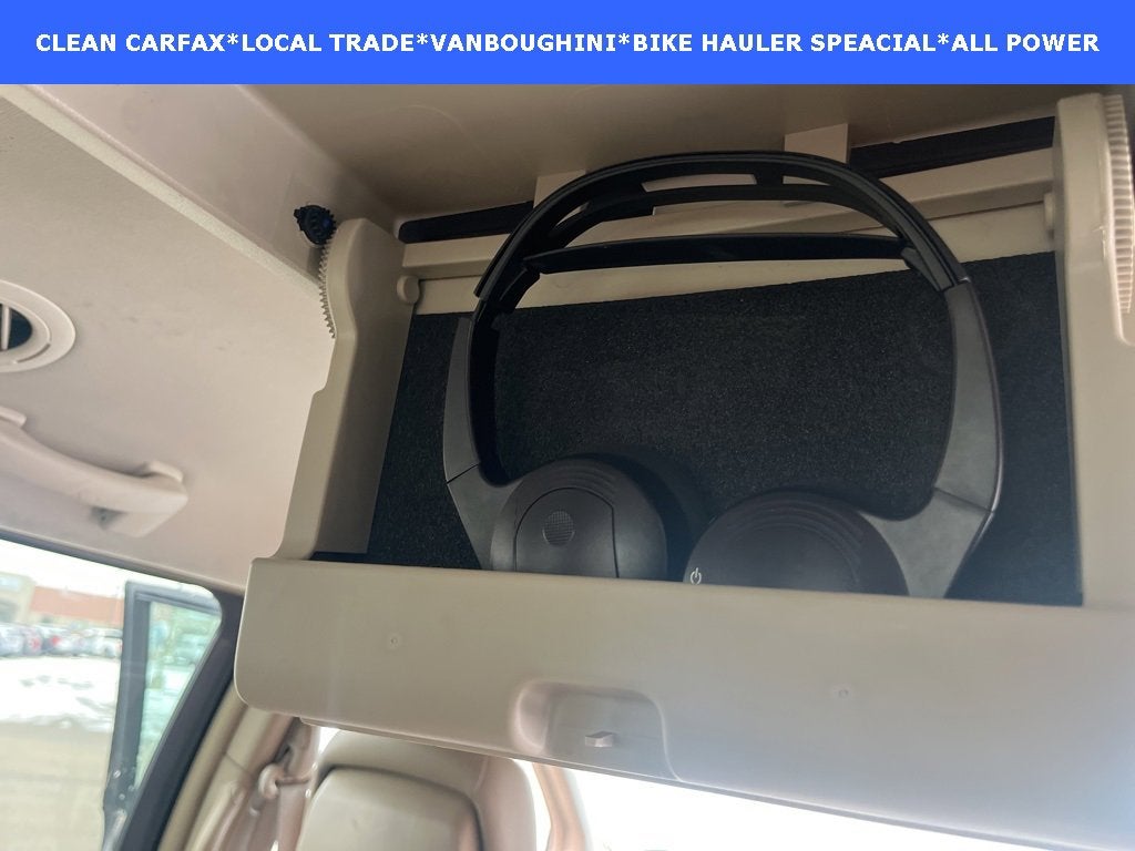 2012 Chrysler Town & Country Touring