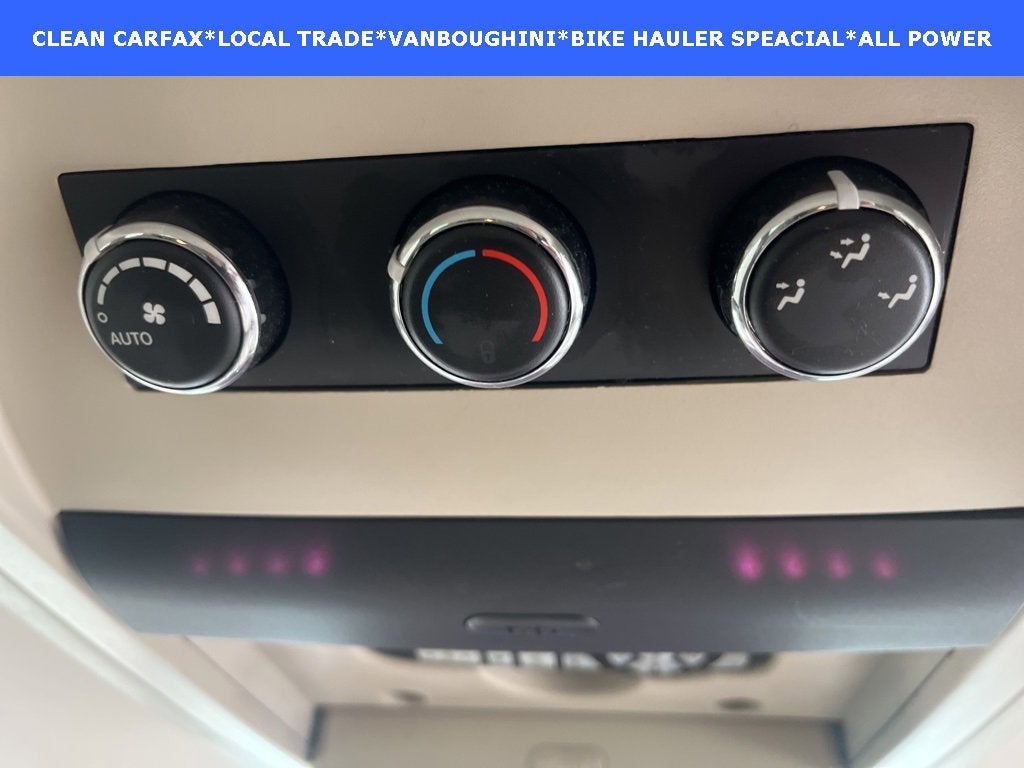 2012 Chrysler Town & Country Touring