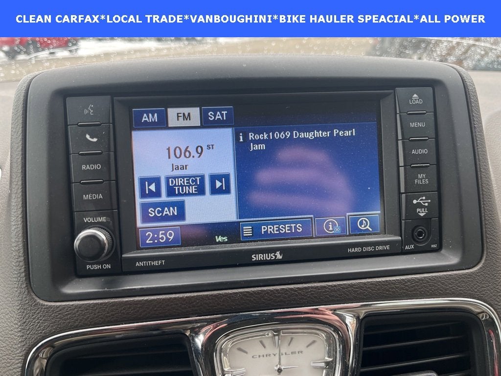 2012 Chrysler Town & Country Touring