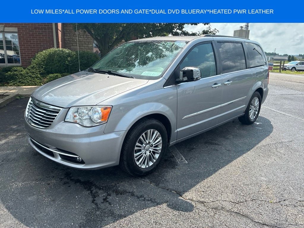 2013 Chrysler Town & Country Touring-L