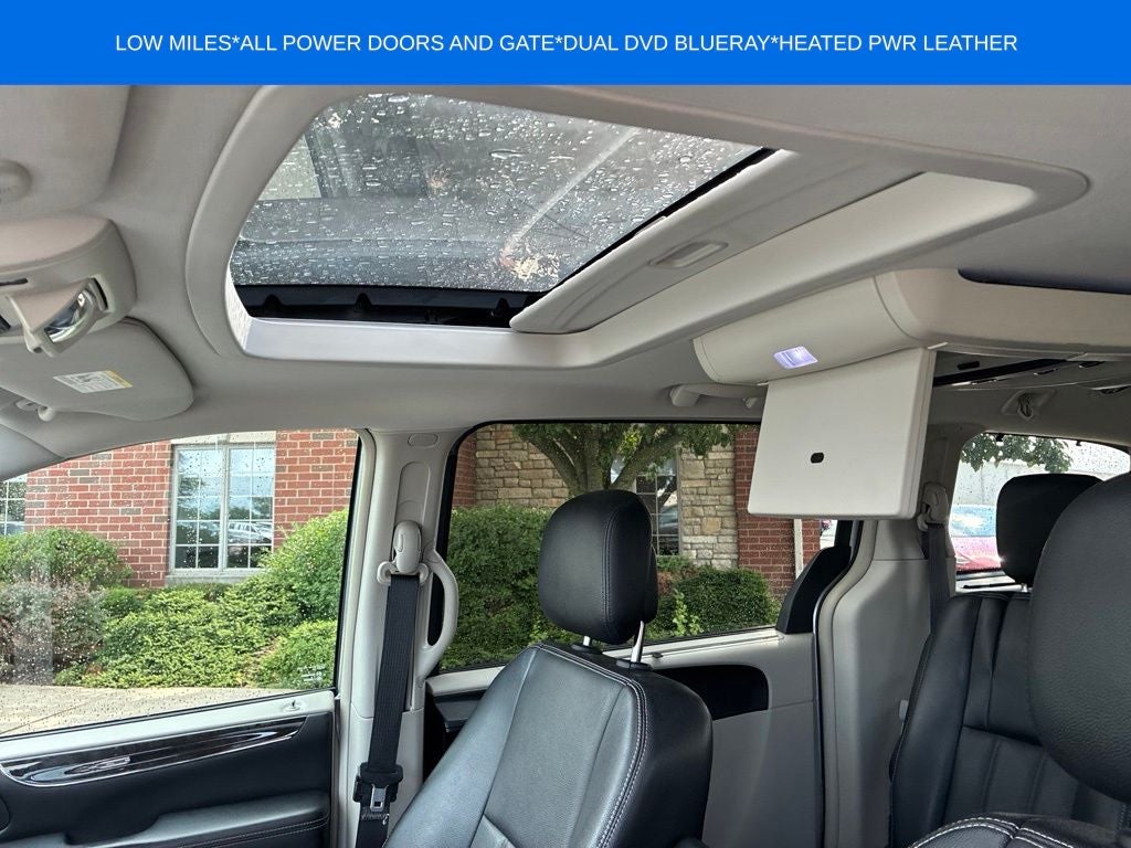 2013 Chrysler Town & Country Touring-L