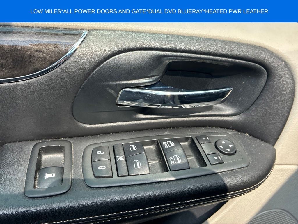 2013 Chrysler Town & Country Touring-L