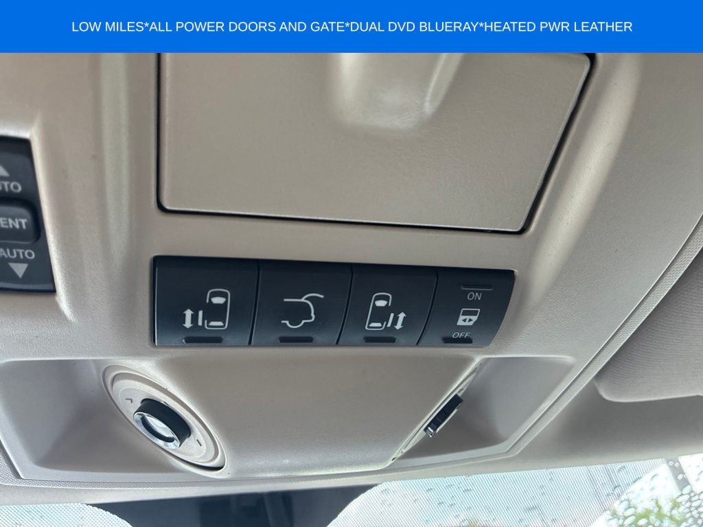 2013 Chrysler Town & Country Touring-L