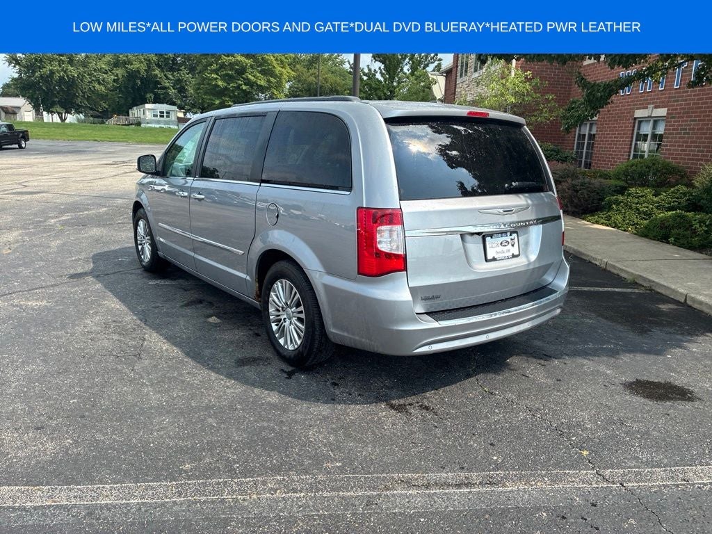 2013 Chrysler Town & Country Touring-L