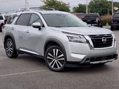 2023 Nissan Pathfinder Platinum
